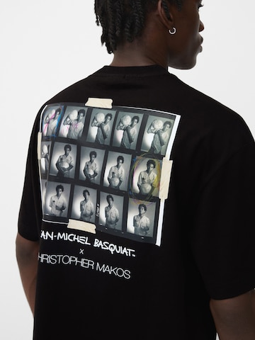 Tricou de la Bershka pe negru