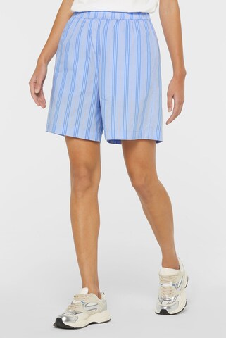 SENSES.THE LABEL Regular Gestreifte Shorts PR:AD im Pyjama-Stil in Blau: Vorderseite
