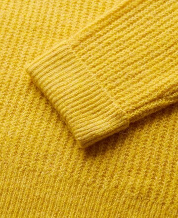 Pull-over Superdry en jaune
