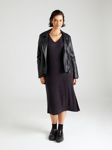 Robes en maille 'VMCCeri' Vero Moda Curve en noir