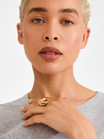 Pilgrim Prsten 'Johnnie' – zlatá: přední strana