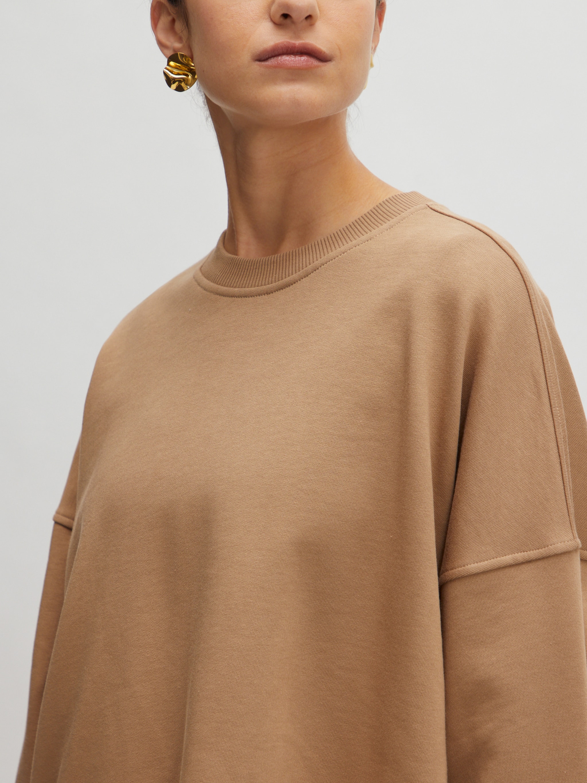 EDITED Produits Sweat-shirt 'Emielia' marron