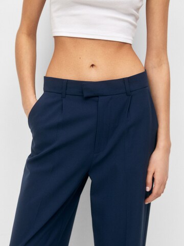 Pull&Bear Loose fit Pleat-Front Pants in Blue