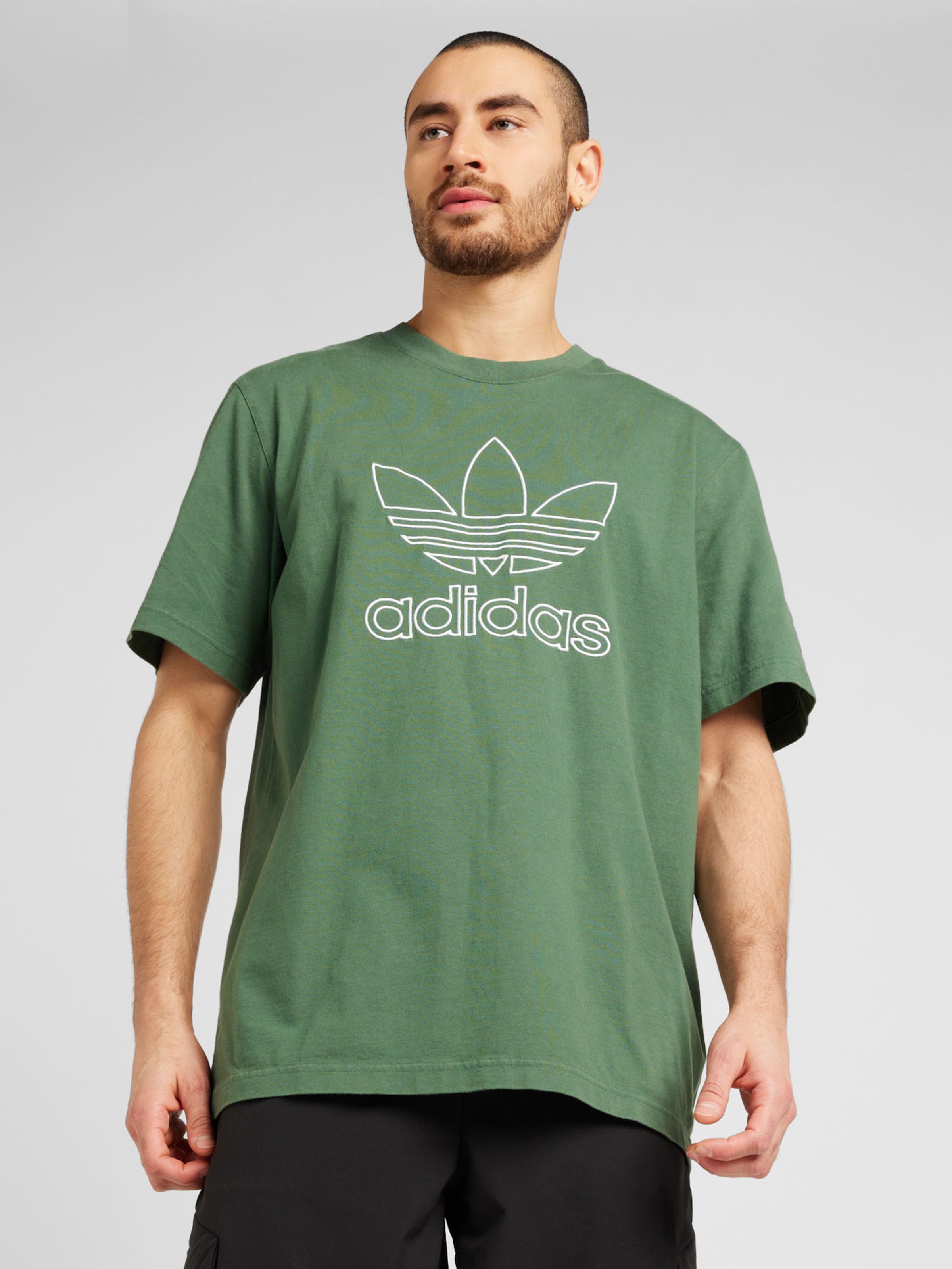 ADIDAS ORIGINALS T Shirt Adicolor Outline Trefoil in Hellgrun ABOUT YOU
