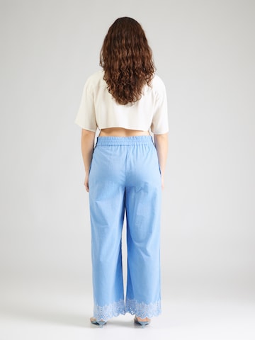 Largi Pantaloni 'CARPAULA' de la ONLY Carmakoma pe albastru