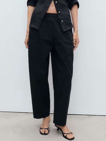 Largi Pantaloni 'FOG' de la MANGO pe negru: față