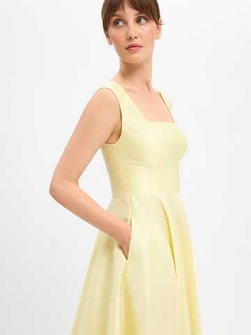 Robe de soirée Marie Lund en jaune