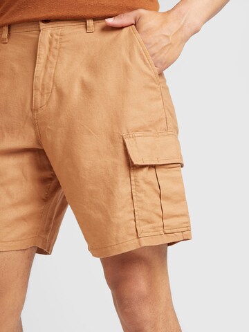 GAP Regular Cargo trousers in Brown