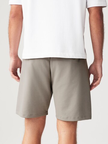 Regular Pantalon Next en gris