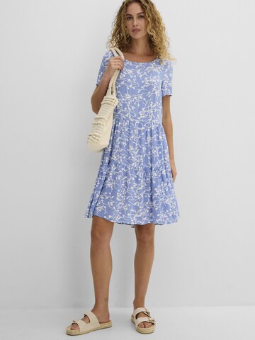 Rochie de la bonprix pe albastru