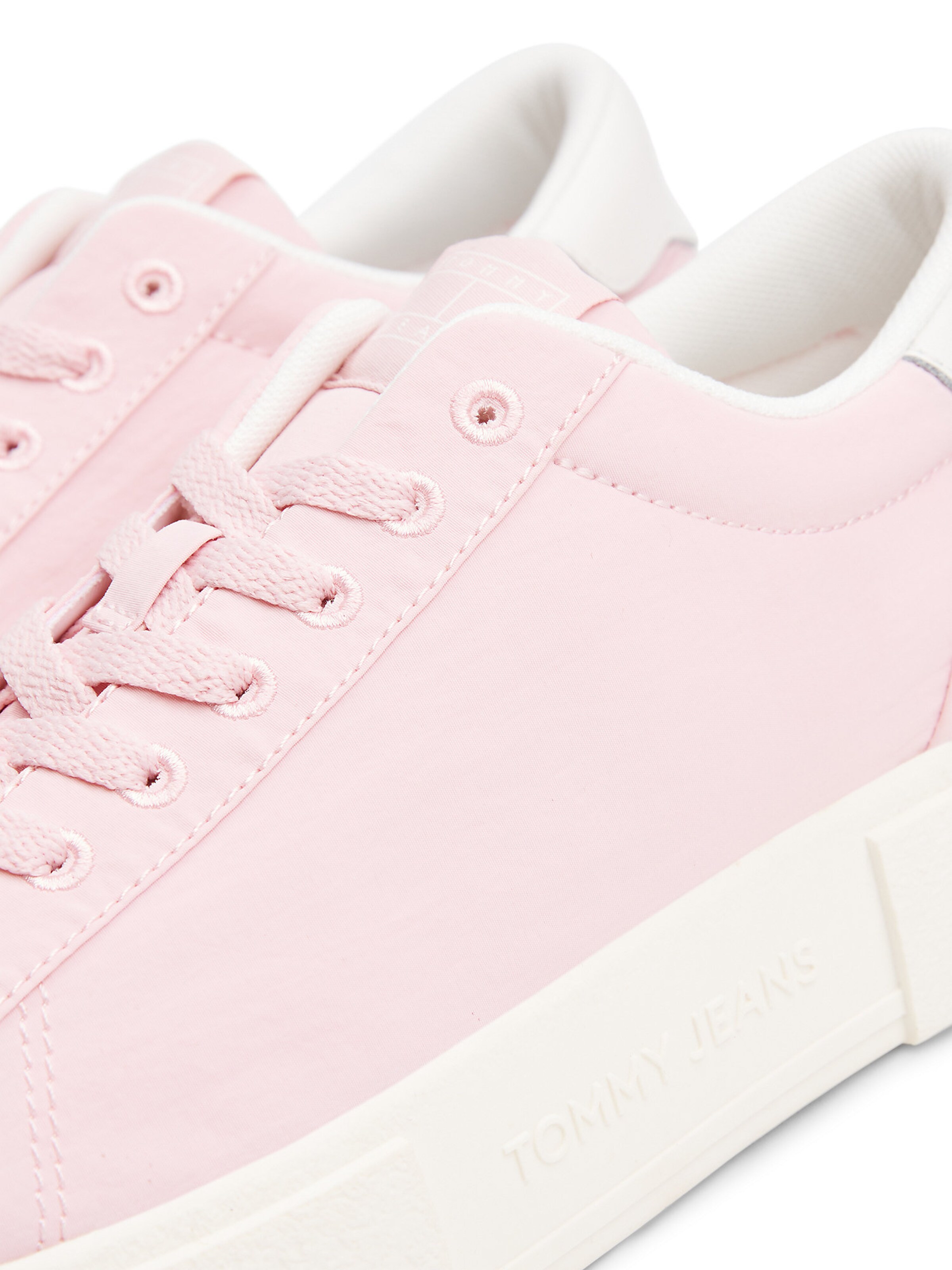 Tommy Jeans Sneaker in Pink