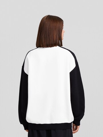 Sweat-shirt Bershka en blanc