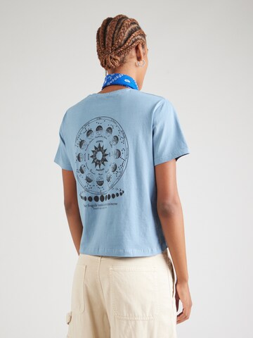 Kaotiko T-shirt 'OASIS' i blå: framsida