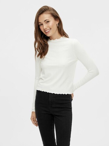 T-shirt 'PCNicca' PIECES en blanc : devant