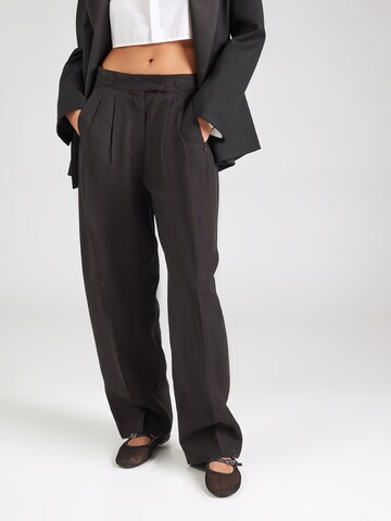 SCOTCH & SODA Wide leg Pleat-front trousers 'Quinn' in Black: front