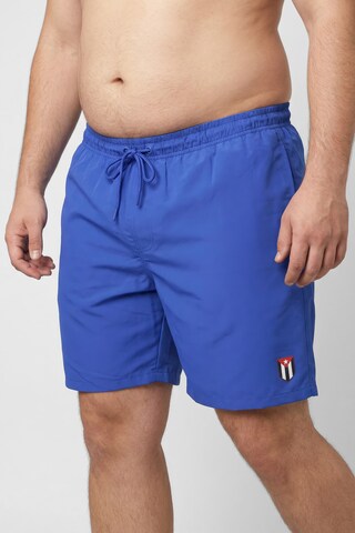 Men Plus Badeshorts in Braun: Vorderseite