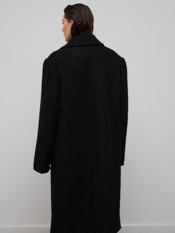 Manteau mi-saison 'Emelie' RÆRE by Lorena Rae en noir