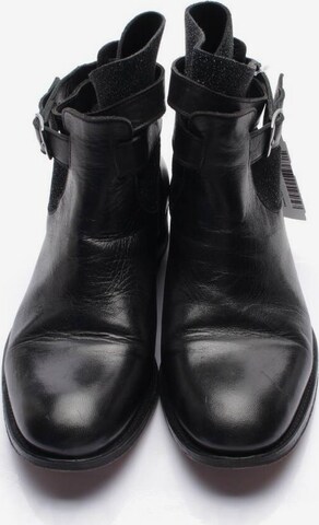 Closed Dress Boots in 40 in Black
