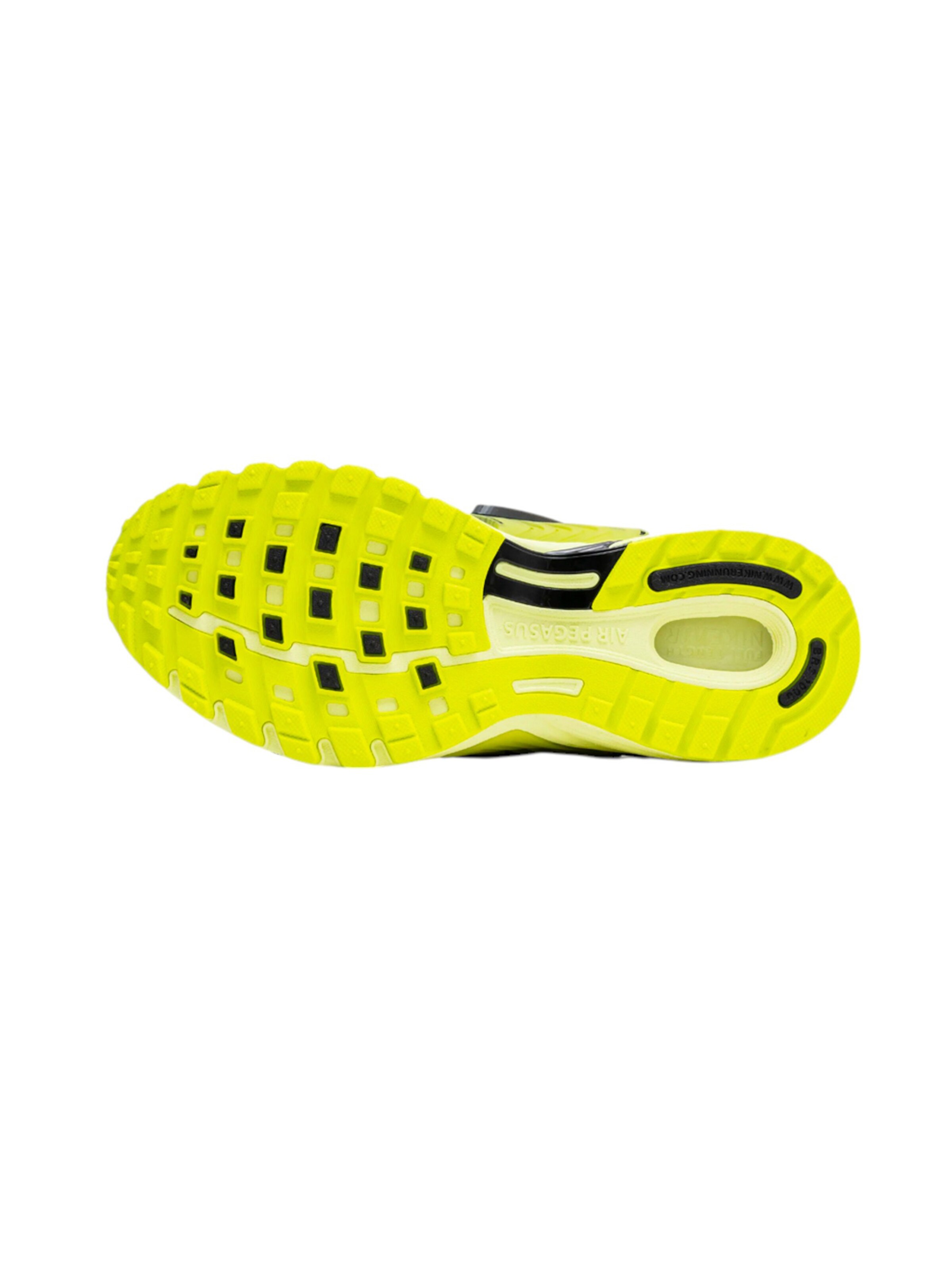 Sneaker bassa di Nike Sportswear in giallo