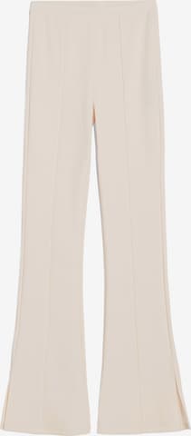 Bershka Flared Broek in Beige: voorkant