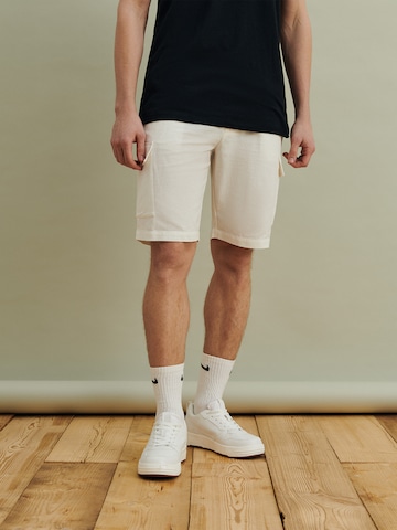 Regular Pantalon cargo 'Pascal' DAN FOX APPAREL en blanc : devant