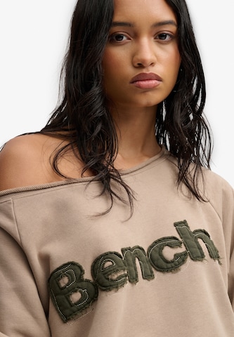 Sweat-shirt 'Bench X Superdry & Co' BENCH en vert