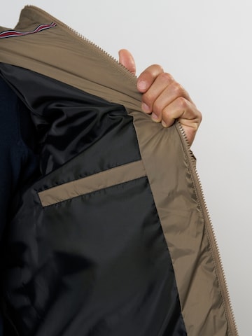 VINSON Zimní bunda 'Vance' – hnědá