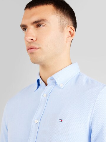 TOMMY HILFIGER Slim fit Koszula w kolorze niebieski
