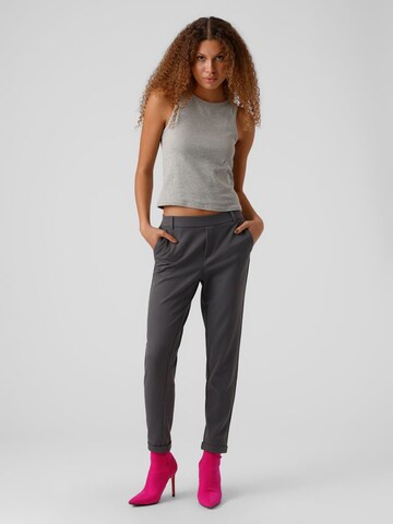 VERO MODA Szabványos Chino nadrág 'VMMAYA' - szürke