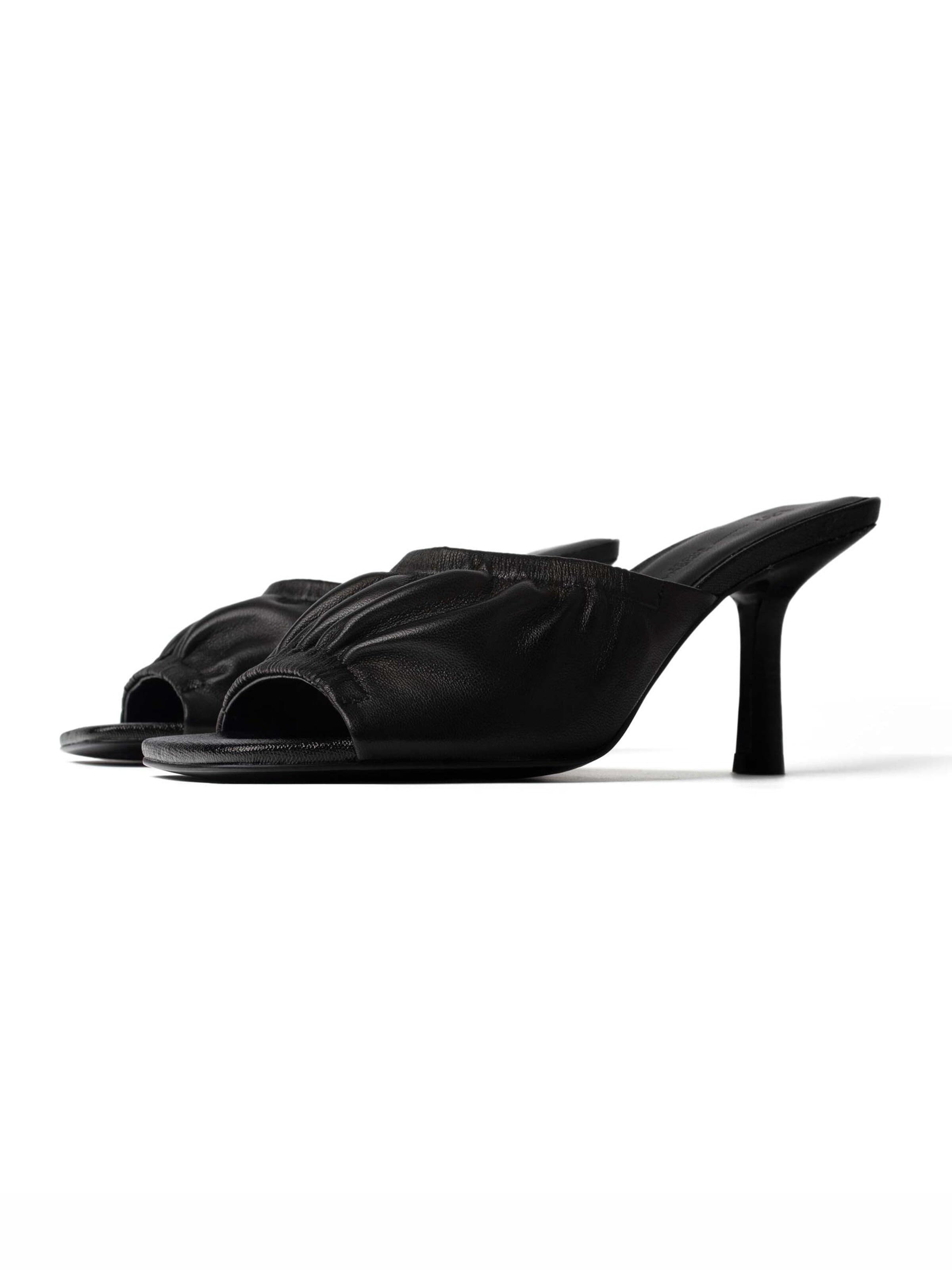 L37 HANDMADE SHOESPapuče 'SUNLIGHT BETWEEN OUR HANDS' - crna boja