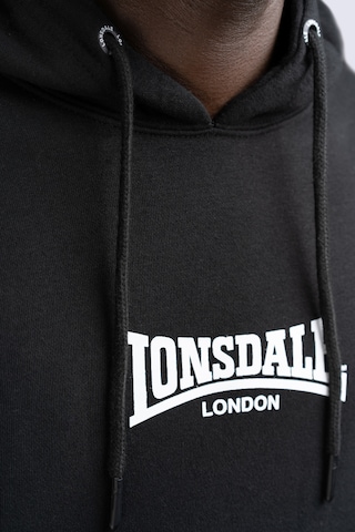 Sweat-shirt 'Beetham' LONSDALE en noir
