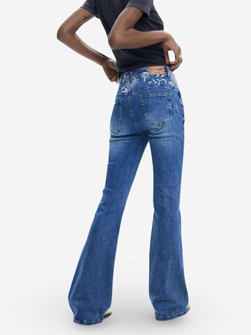 regular Jeans 'REPIRSE_DENIM_EMBRO 26SWDDX6' di Desigual in blu