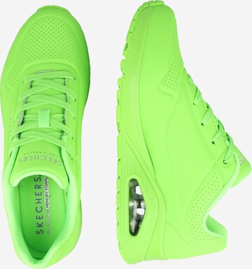 Sneaker bassa 'Night Shades' di SKECHERS in verde