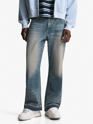 Bershka Flared Jeans in Blue: front