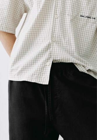 Pull&Bear Regular Trousers in Black