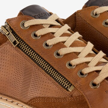 Travelin Sneakers laag 'Coventry' in Bruin
