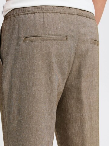 Casual Friday Regular Sweatpants 'Pilou' in Braun
