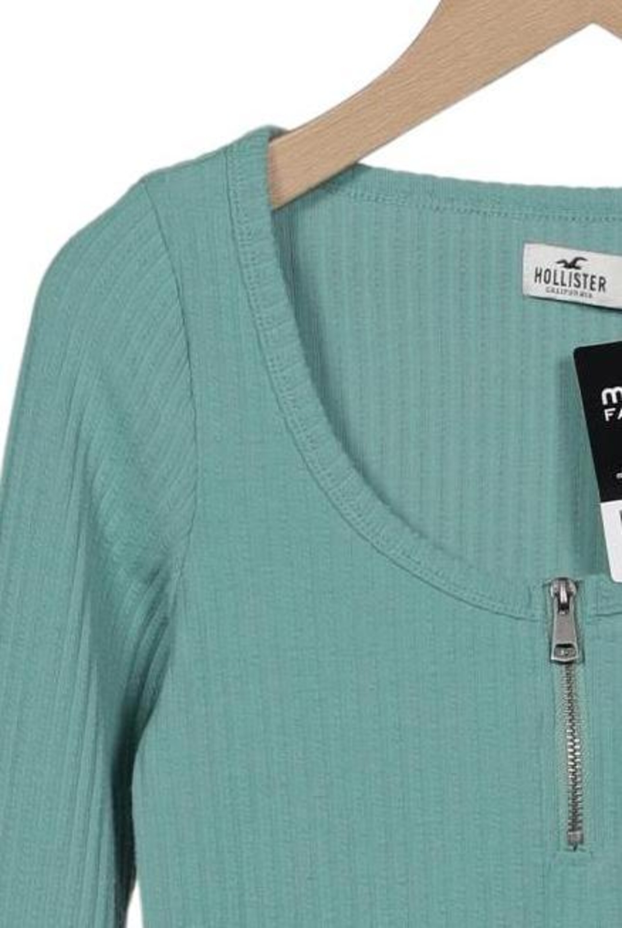 HOLLISTER Top & Shirt in XS in Green