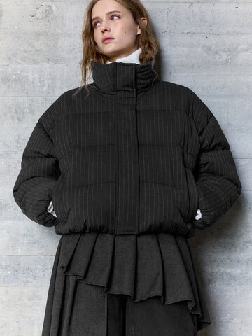 Veste d’hiver Pull&Bear en gris : devant