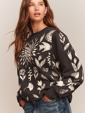 Next Sweatshirt in Schwarz: Vorderseite