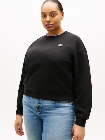 Tommy Hilfiger Curve Sweatshirt in Black: front