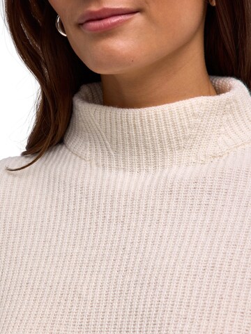 FALKE Pullover‌‌‌‌‌‌‌‌ in Weiß