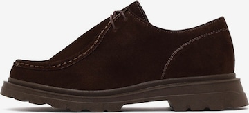 Scarpa stringata di Derimod in marrone: frontale