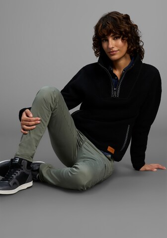 KangaROOS Sweater in Black