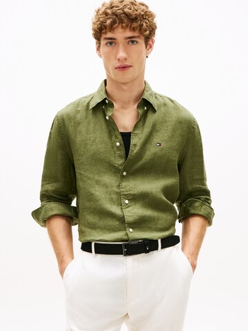 Coupe regular Chemise TOMMY HILFIGER en vert : devant