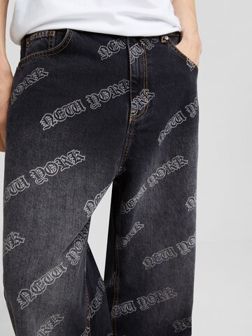 Bershka Loosefit Jeans in Schwarz