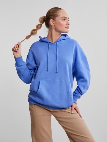 Sweat-shirt 'Chilli' PIECES en bleu : devant