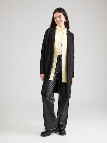 Cappotto di mezza stagione 'PCHOPE' di PIECES in nero: frontale