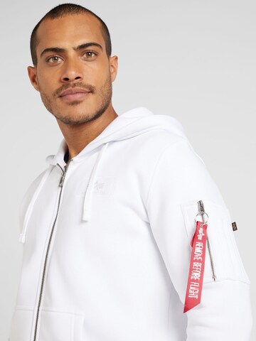 ALPHA INDUSTRIES - Sudadera con cremallera en blanco