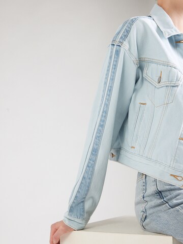 Veste mi-saison 'Shrunken 90's Stripe Trucker Jacket' LEVI'S ® en bleu